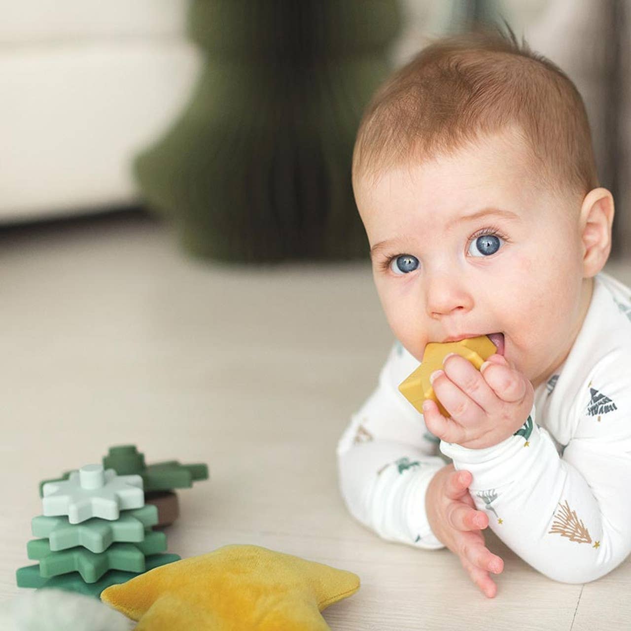 Stacking Christmas Tree Toy: Silicone / 4" W x 5.5" H