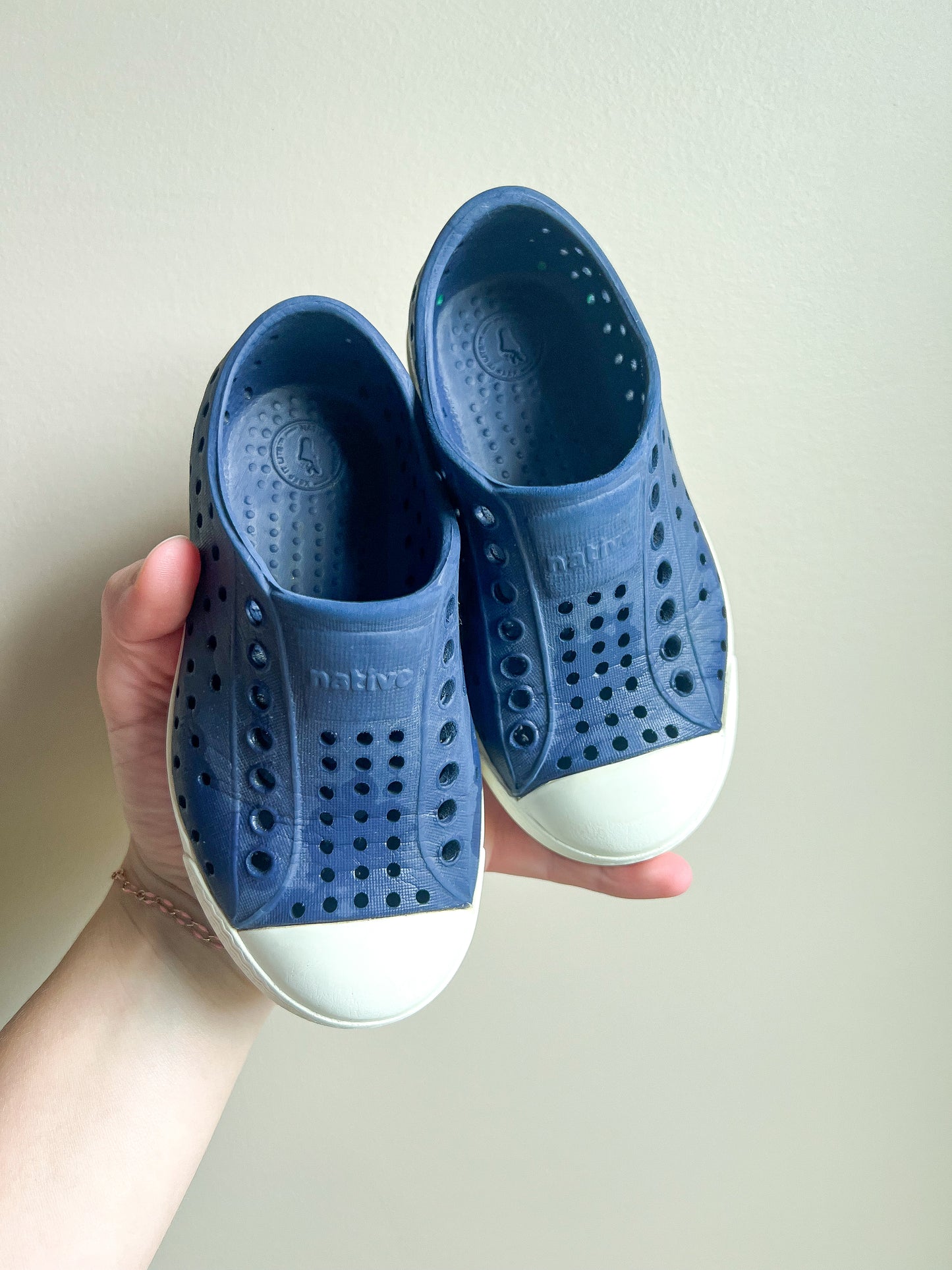 Toddler 8 - Native Slip Ons (Navy) - GUC